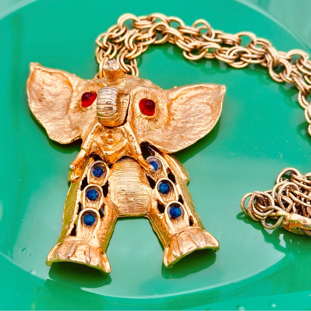 Vintage 60s 70s D&E JULIANA Elephant Statement Pendant - Picture 10 of 16